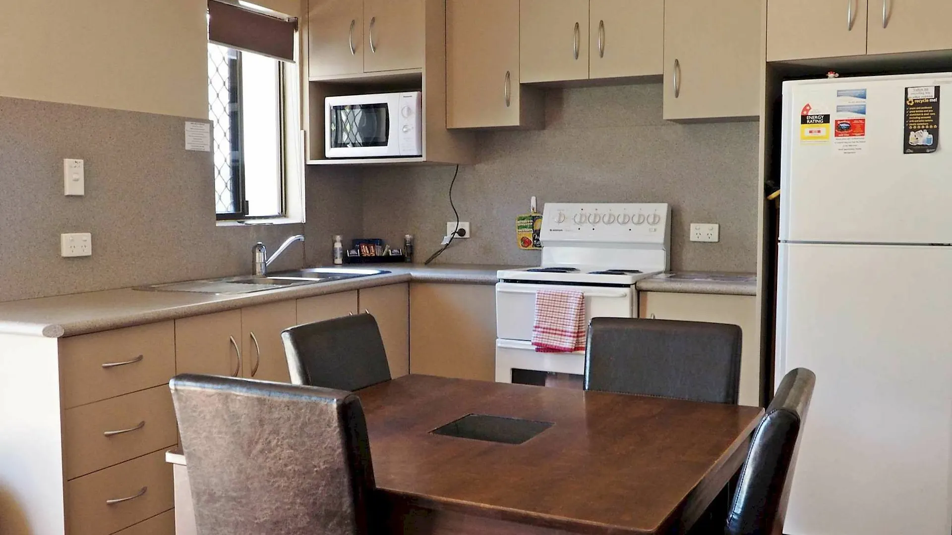 ***  Driftwood Motel And Holiday Units Yeppoon Australia